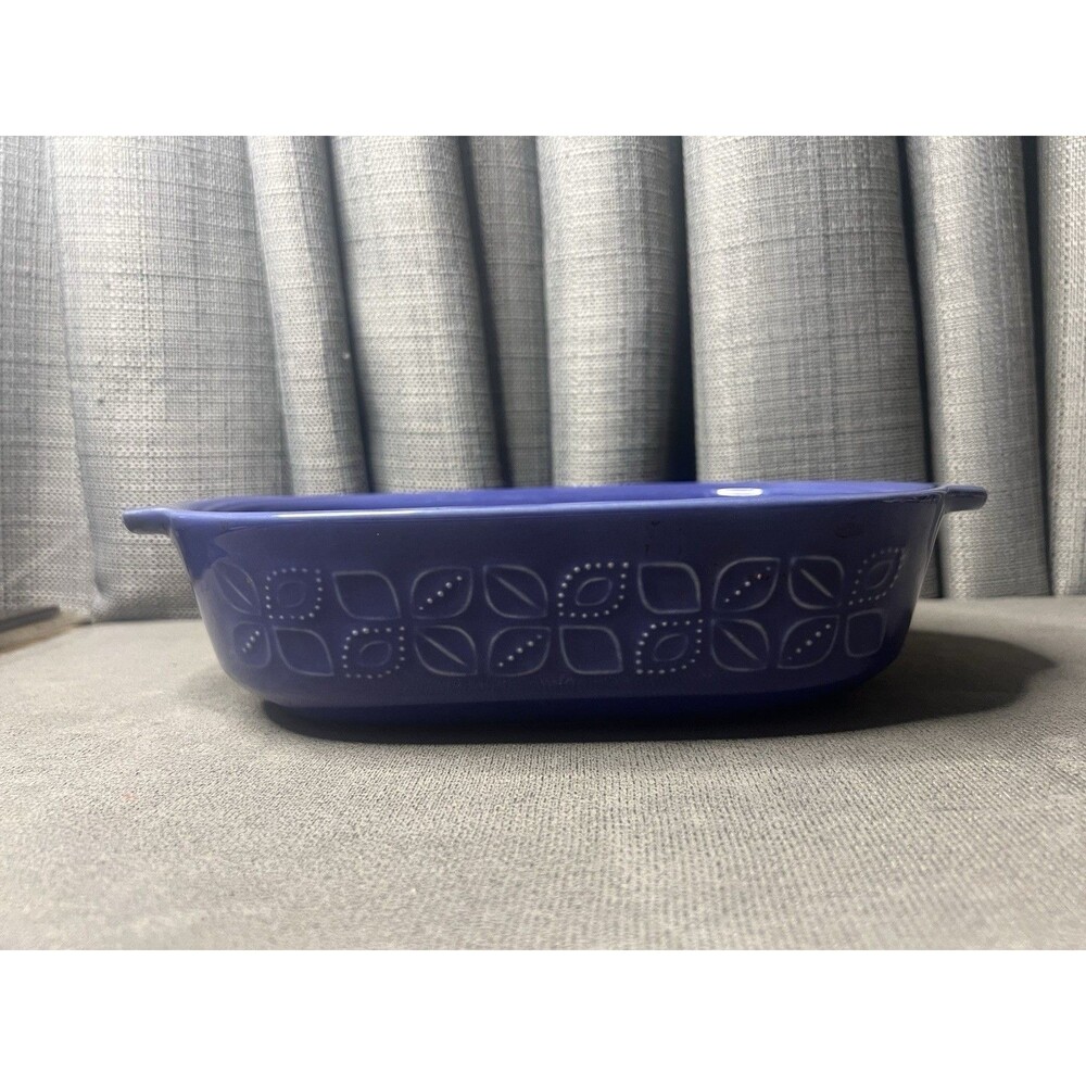 Corning Ware Medium Baker Embossed Stoneware Casserole Dish Blue 1.5 QT